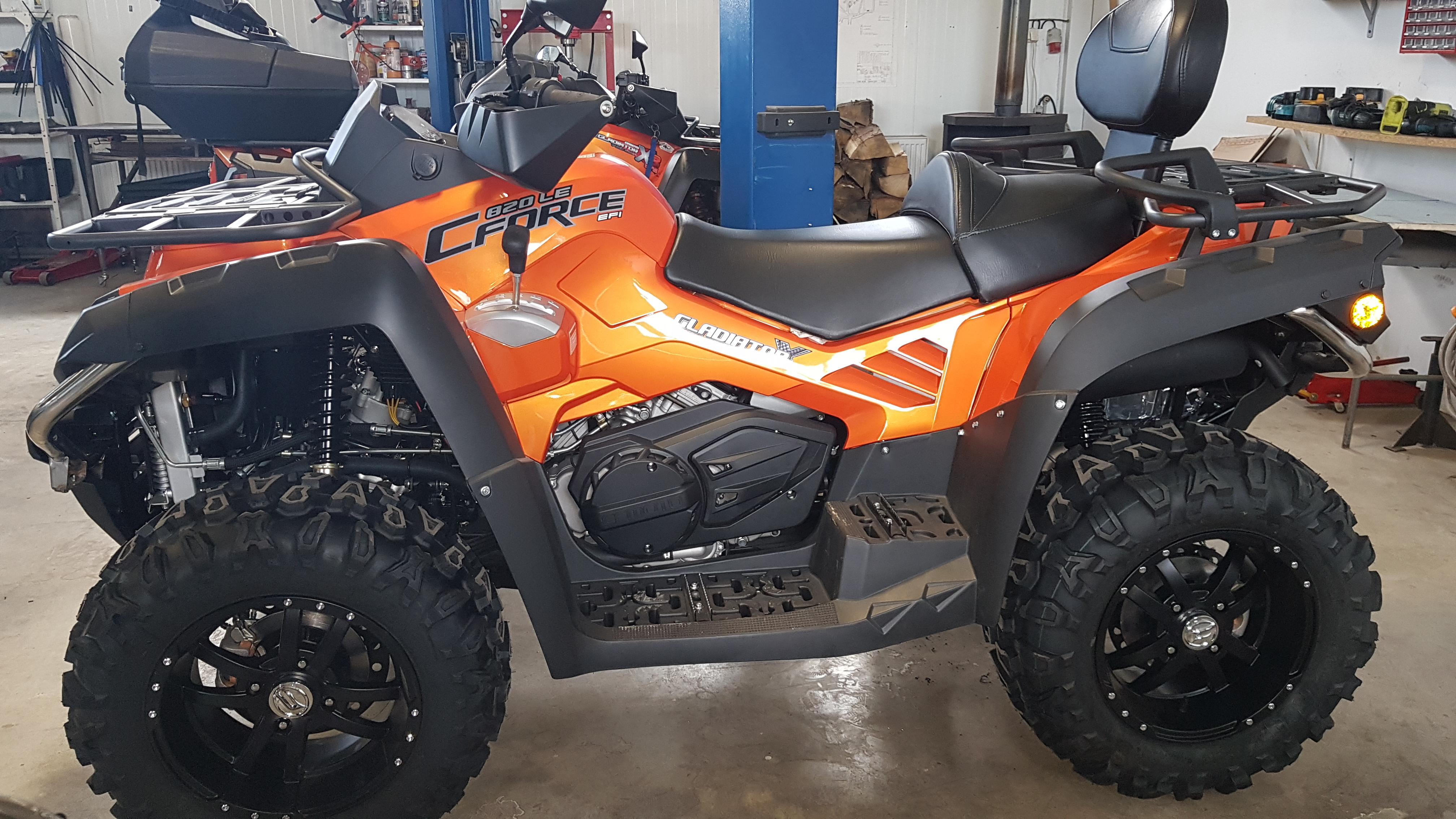Prodám NOVOU čtyřkolku Gladiator X8 Facelift EPS ve slevové akci. NOVÝ STROJ !!!